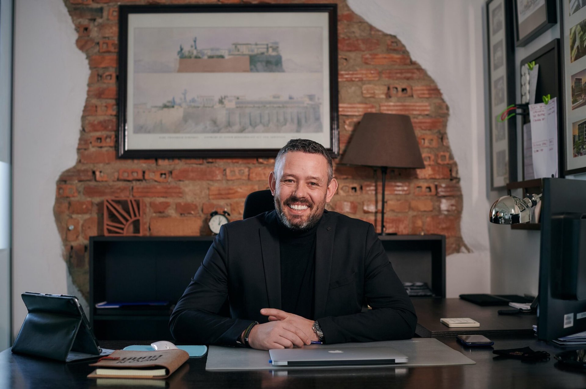 Bogdan Colea la biroul Brands to Clients